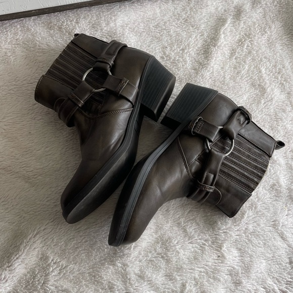 ESprit Haven vegan leather Moto ankle boots - Picture 2 of 9